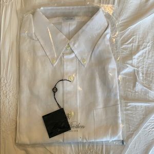 Brand new Brooks Brothers Linen Button Down
